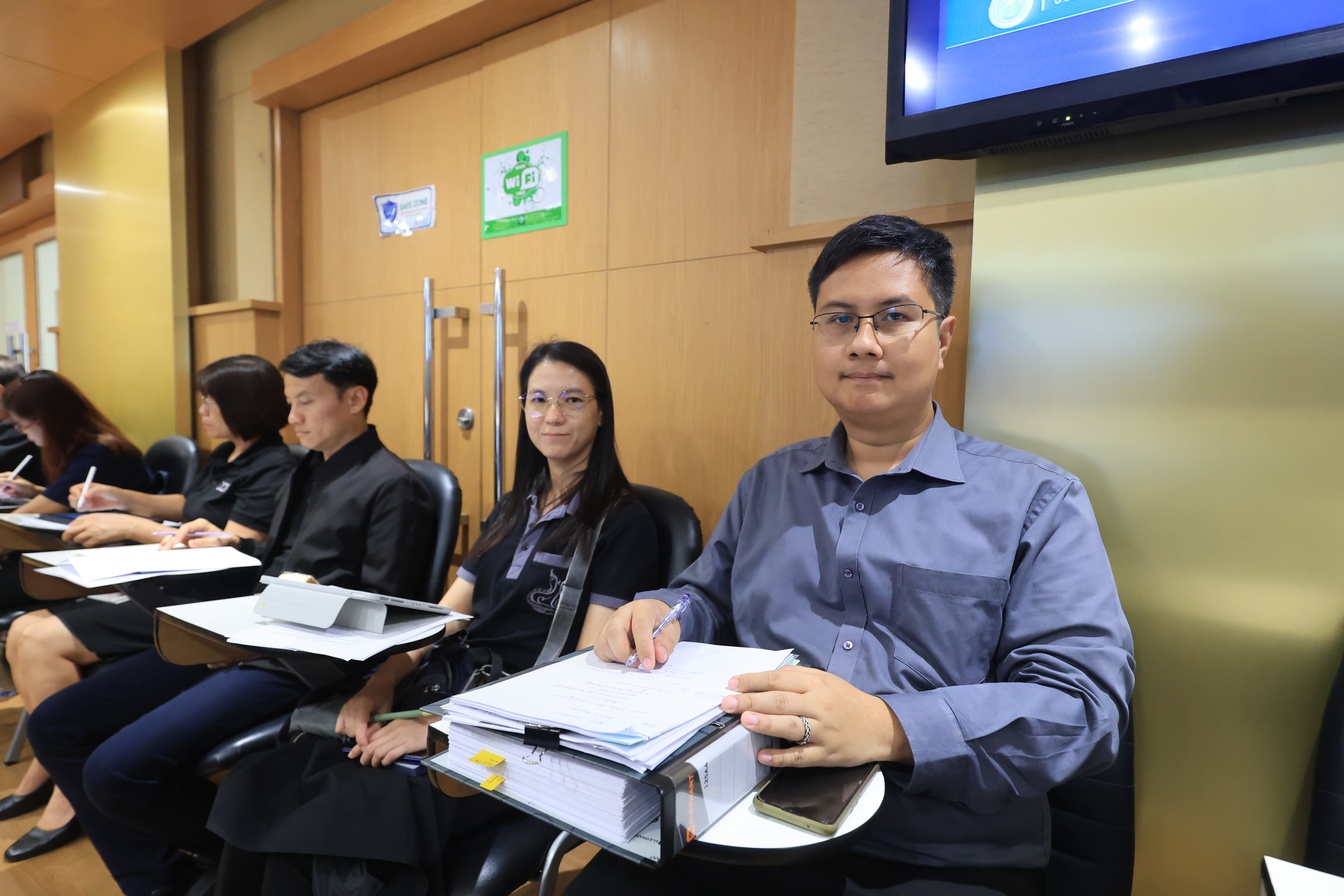 title - ส.ป.ก. ร่วมประชุมหารือแนวทางการรับมือผลกระทบจากสถานการณ์การสู้รบในภูมิภาคตะวันออกกลาง